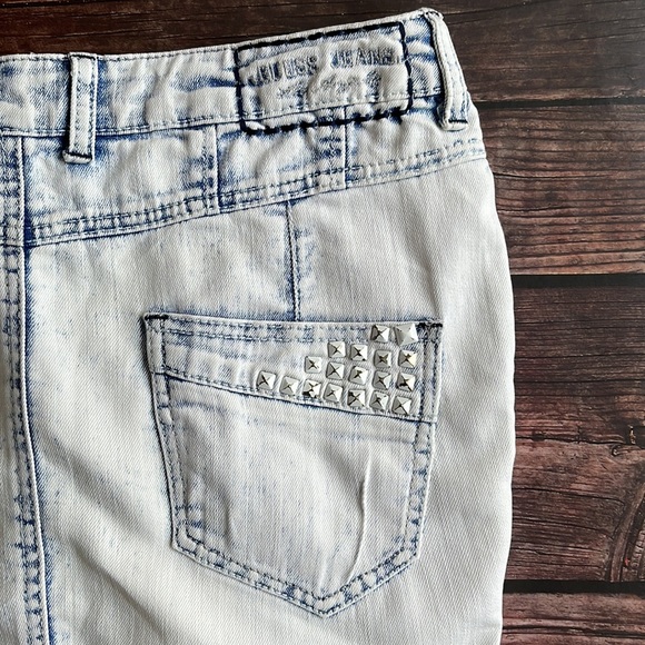 GUESS | Y2K acid wash bleached denim mini skirt - Picture 8 of 10